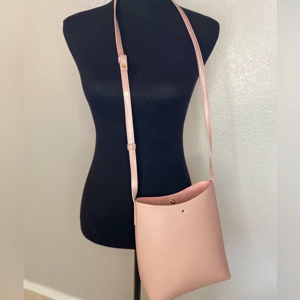 NWOT-Samara bucket bag- blush color